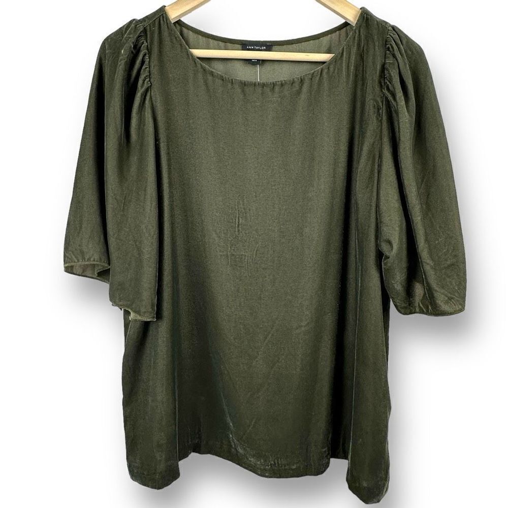 Ann Taylor Women's Size M Oversized Short Bell Sleeve Top‎ Olive Green Solid New